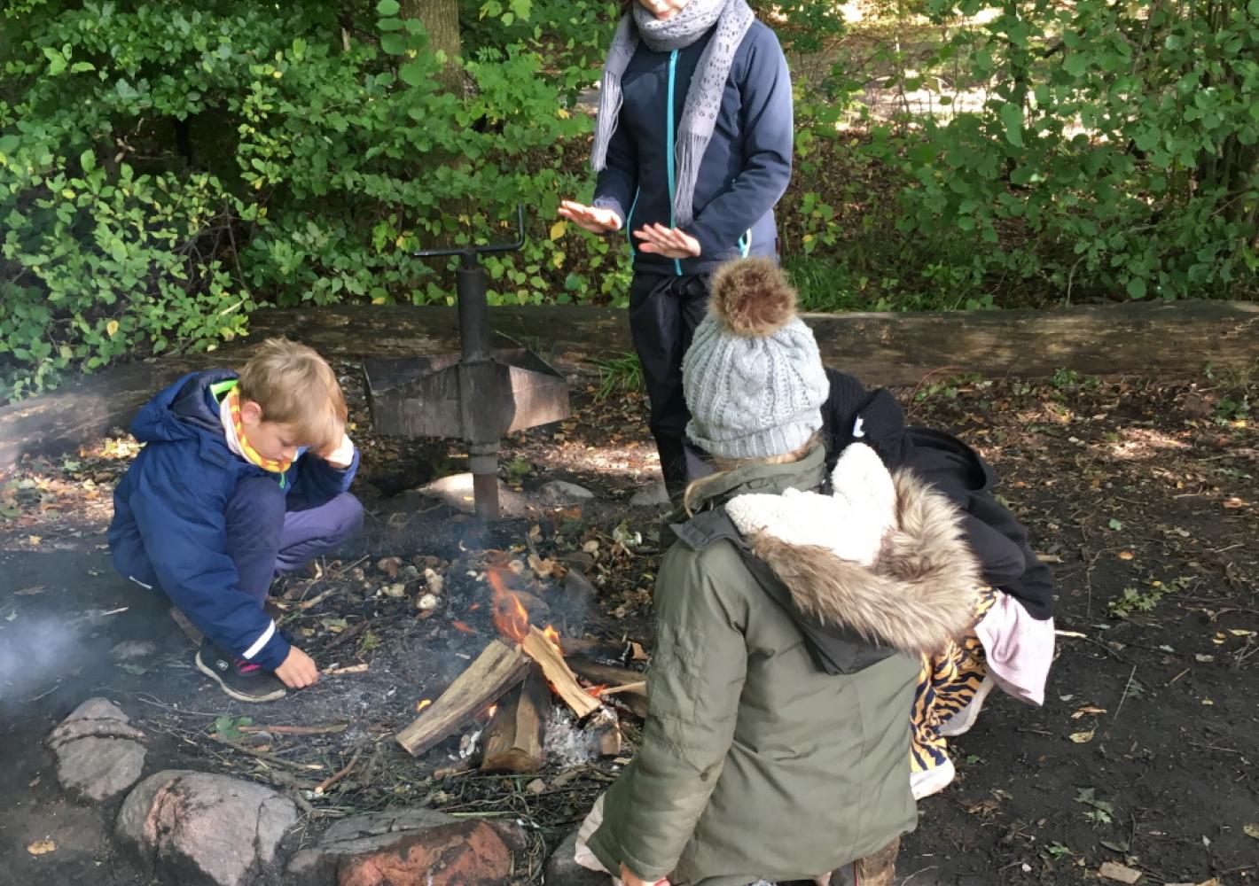 Åben skolen - Børn ved bål